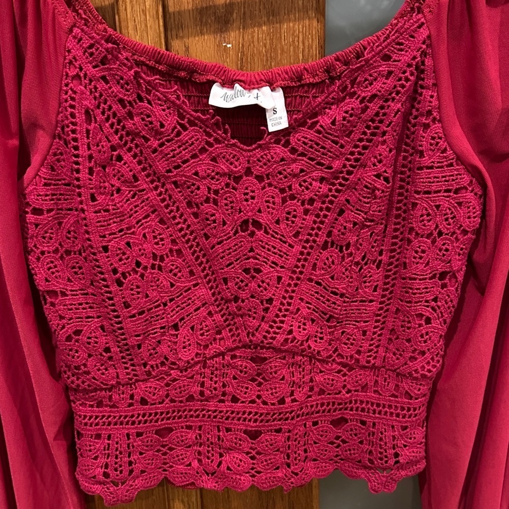 NWOT! Chic Burgundy Lace Women's Blouse - Picture 3 of 8